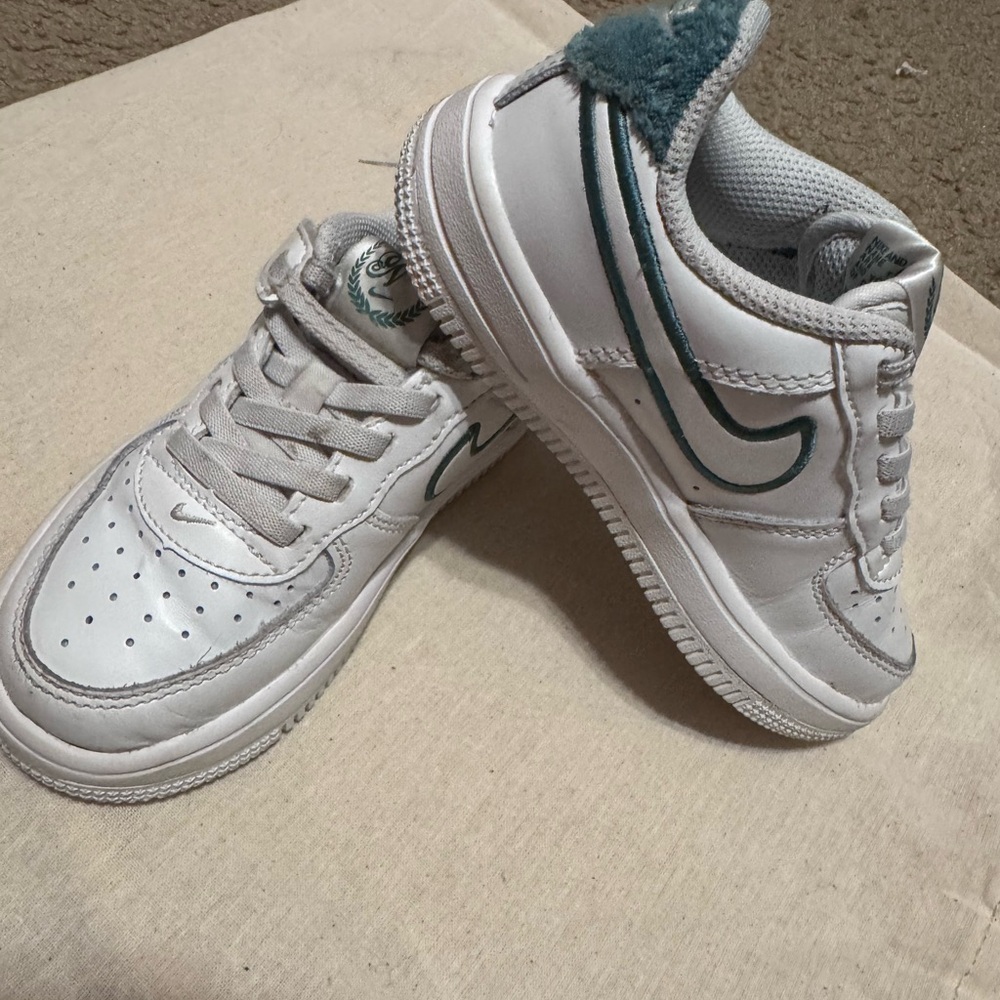 Nike Kids Sneakers - White and Teal